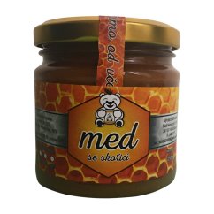 Med se skořicí